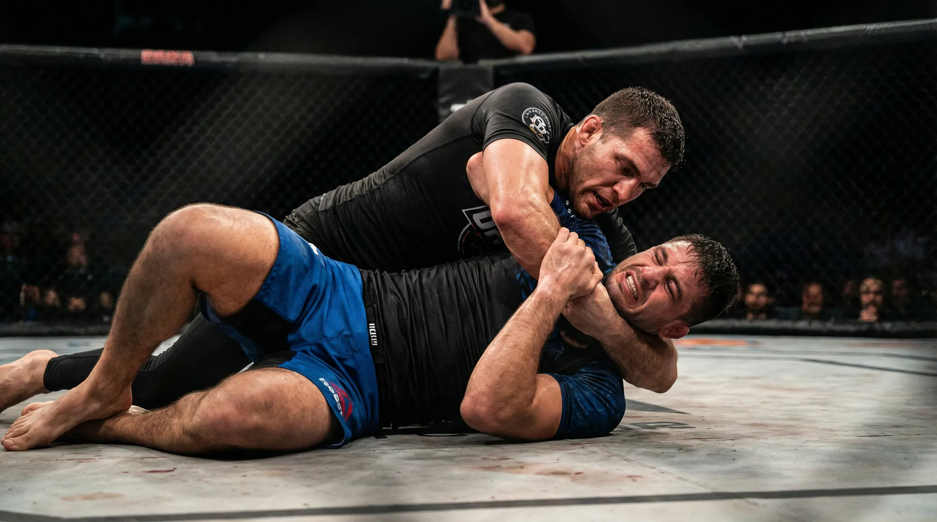 黑料大赛 地面格斗技巧教学视频